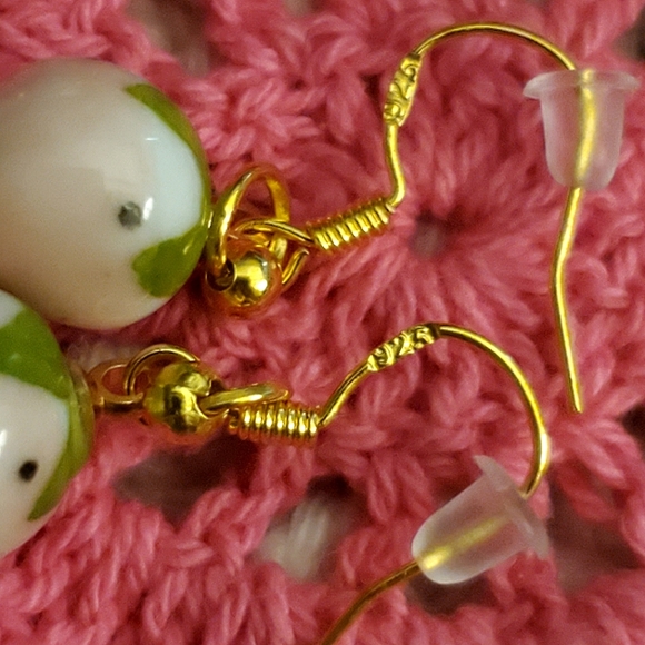 Handmade glass bead ceramic pink 🍓 charm bracelet w/matching earrings. - Picture 4 of 8